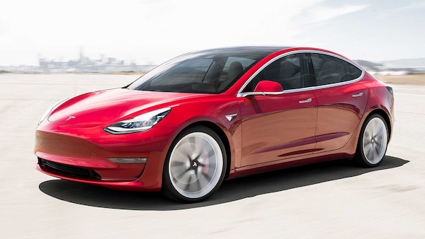 Le auto elettriche più potenti da acquistare con gli incentivi statali 2025