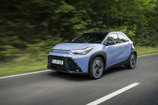 Toyota Aygo X hybrid, il test: consumi senza pari