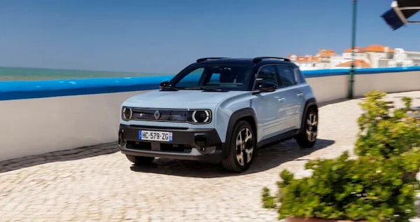 Renault 4 e Renault 5 elettriche con incentivi 2025: anticipo zero e rate da 79 euro