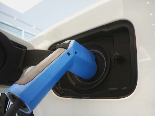 Incentivi auto elettriche 2025: italiani attratti solo dai bonus