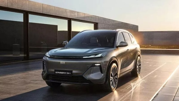 Geely sfida il mercato italiano con la “garanzia a vita”