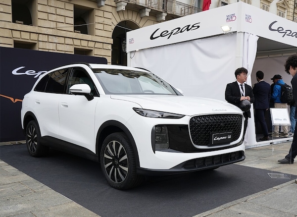 Lepas, il nuovo brand di Chery sbarca in Italia con un Suv da 1.300 km di autonomia