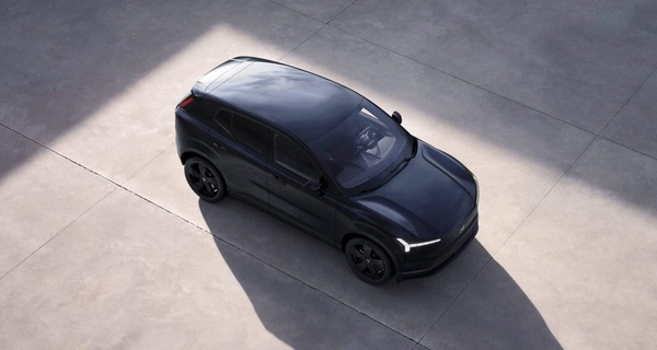 Volvo EX30 Black Edition più accessibile con gli incentivi fino a 11.000 euro