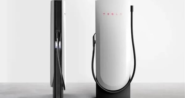 Supercharger V4: Tesla rivoluziona la ricarica ultra-rapida con tempi di attesa minimi