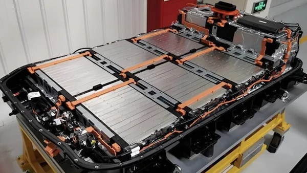 Batterie al sodio pronte al decollo: CATL lancia Naxtra e il mercato guarda al 2026