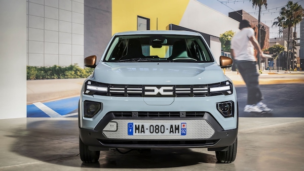 Dacia Spring 2026, l'elettrica tascabile si aggiorna