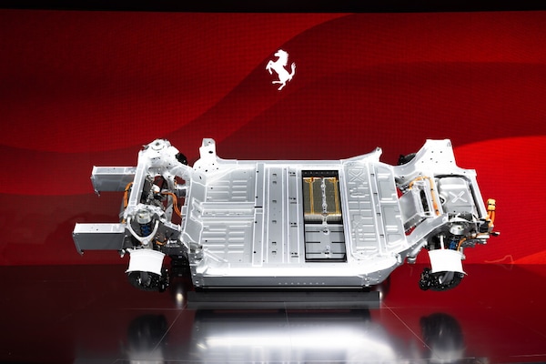Ferrari, l'elettrica svela i suoi segreti: super tecnologica e con più di 1.000 cavalli