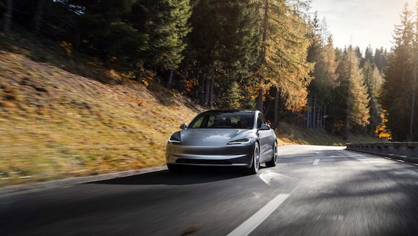 Incentivi auto, c'è un'altra Tesla Model 3 che beneficia del bonus: è il top di autonomia