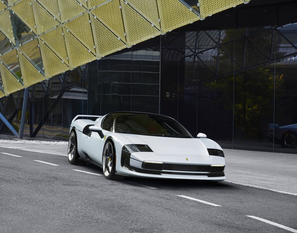 Ferrari rende omaggio alla F40 con una nuova one-off