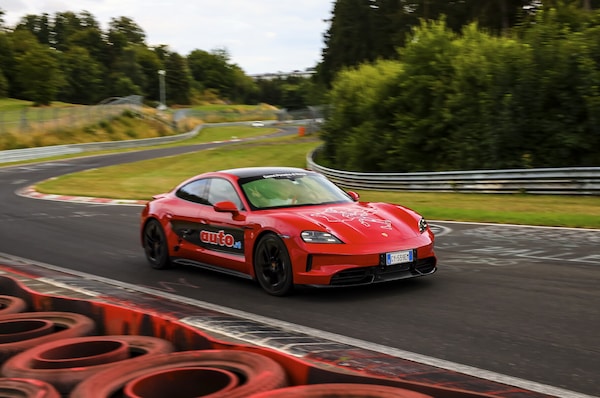 Roma-Spa in elettrico: il viaggio di Francesco Fenici e Auto con la Porsche Taycan