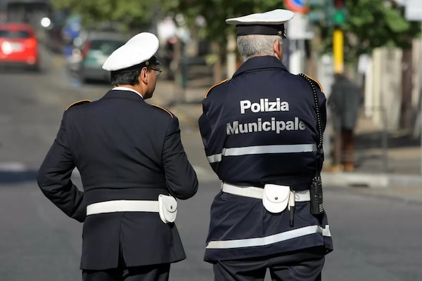 Codice della Strada 2025: le nuove regole sulle distrazioni alla guida