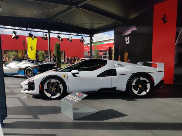 Ferrari SC40 e le altre: le V6 Ferrari in scena al Mugello