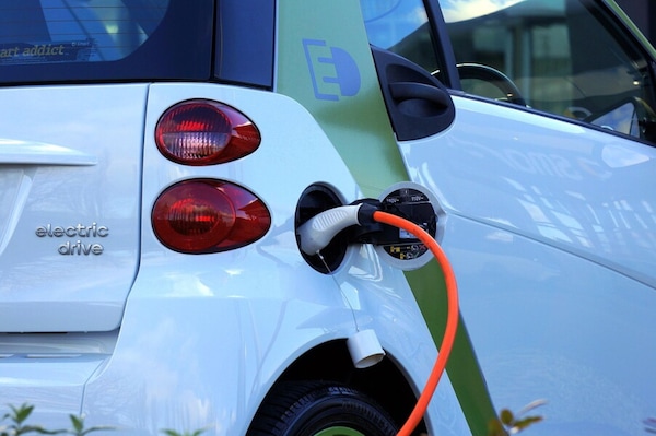 Auto elettriche più a lungo con una ricarica: la «rivoluzione del silicio»