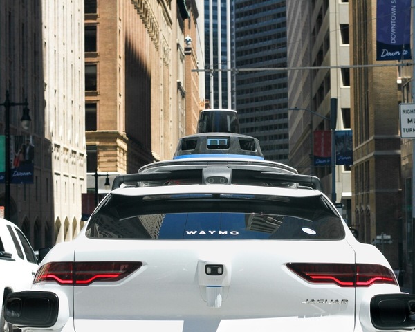 Waymo accelera verso l’Europa: 300.000 corse a settimana e un futuro che si avvicina