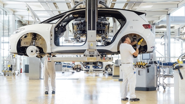 Volkswagen, i rischi della crisi dei chip Nexperia sugli obiettivi 2025