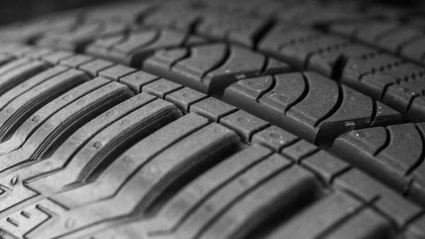 Pneumatici auto: cosa significano indici di carico e codici di velocità