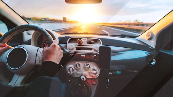 Acquisto e manutenzione auto sempre più digitali