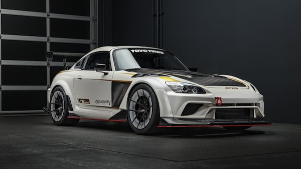 Honda S2000, il restomod: il motore 2 litri gira in alto anche con il volumetrico