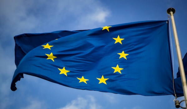 Nuova categoria di auto elettriche compatte: l’Europa accelera sulla mobilità accessibile