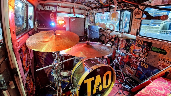Le FOTO del TAO Love Bus Experience, Volkswagen T2 da concerto