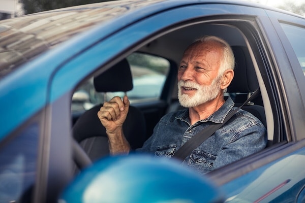 Over 80 al volante: quasi 1 milione di automobilisti sulle strade italiane