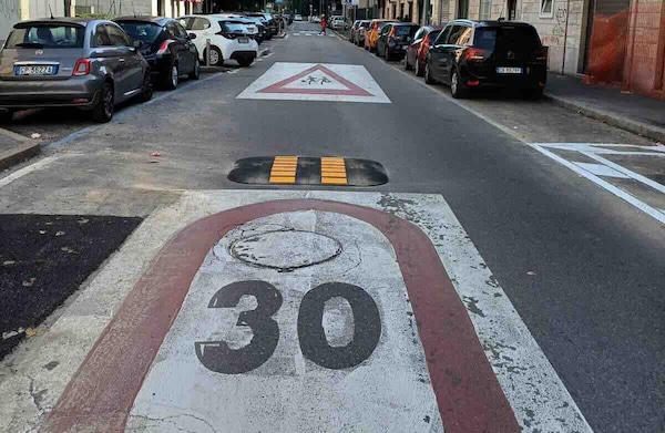 Arrivano i primi cuscini berlinesi a Milano: in via Boncompagni parte la sperimentazione