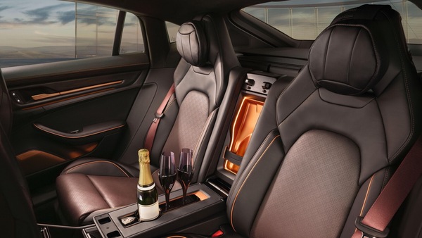 Porsche Panamera, Sonderwunsch offre anche l'humidor per i sigari