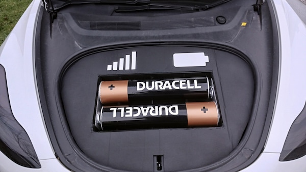 La curiosa Tesla Model 3 con batterie Duracell