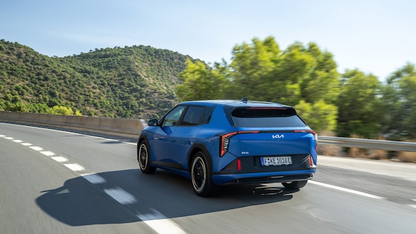 Kia EV4, un'aliena è tra noi