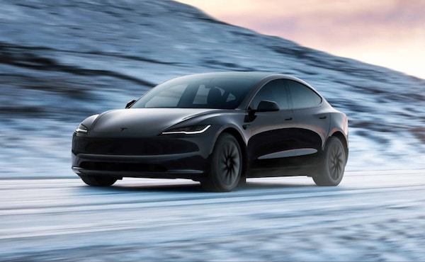 Tesla Model 3 Standard, alla caccia di clienti con prezzo da 34.015 euro