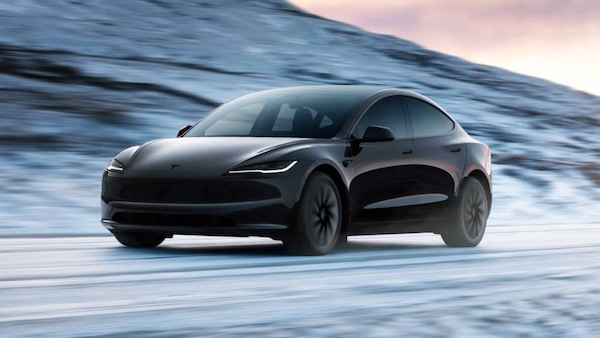 Tesla Model 3 Standard, alla caccia di clienti con prezzo da 34.015 euro