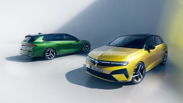 Opel Astra si aggiorna per stile e contenuti, l'elettrica arriva per prima