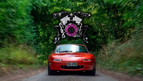 Mazda MX-5 Keiryo, Rocketeer esagera con il 3.0 V6 Jaguar