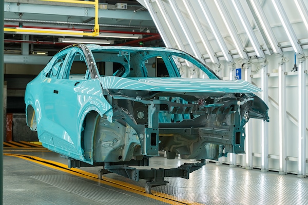 Nissan, iniziata a Sunderland la produzione della Leaf