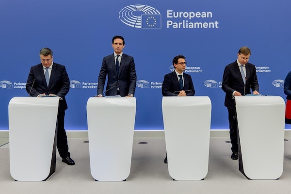 Pacchetto Automotive 2035, le reazioni: da Stellantis alla politica e le critiche feroci di VDA