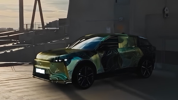 DS N°7, Melfi attende il suv premium: ecco come sarà