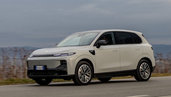 Leapmotor B10 Reev Hybrid, dal Salone di Bruxelles pronta per le strade italiane