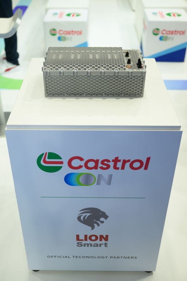 Castrol e LION Smart accelerano sul raffreddamento diretto delle batterie