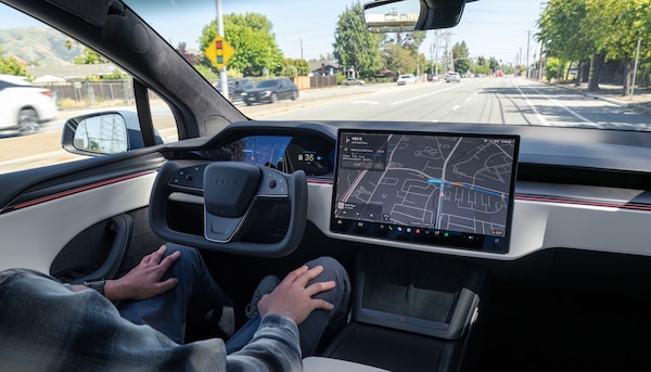 Addio optional, sempre più abbonamenti: tocca anche all'Autopilot Tesla