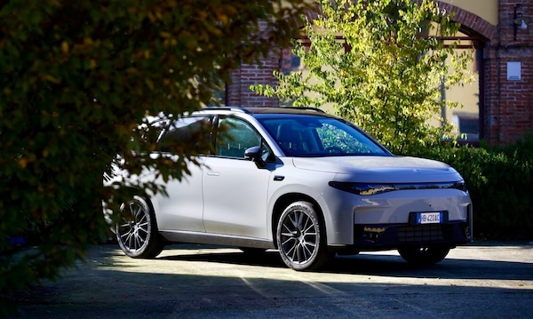 Leapmotor B10 REEV in Italia, range extender da 900 km e prezzi forti 