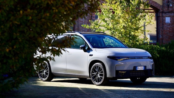 Leapmotor B10 REEV in Italia, range extender da 900 km e prezzi forti