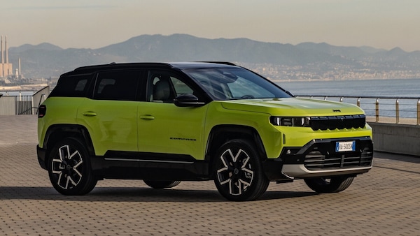 Jeep Compass e-Hybrid Plug-in, ordini aperti: i prezzi di Altitude e First Edition