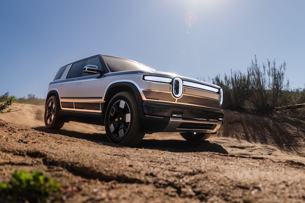 Rivian R2, l'anti Tesla Model Y è alle porte. Le foto dei test finali