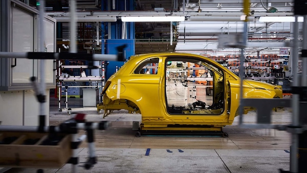 Mirafiori si rilancia con 430 nuovi assunti per Fiat 500 Hybrid