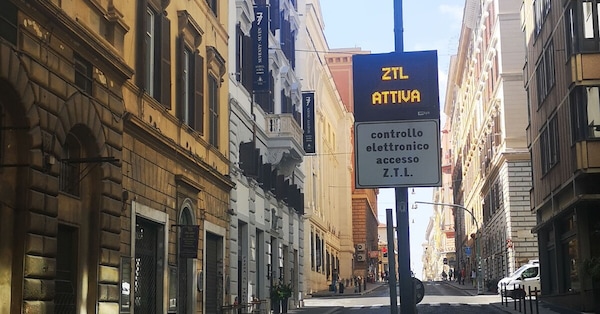 ZTL a Roma, il pass da 1.000 euro continua a far discutere: c'è la mozione per fermarlo