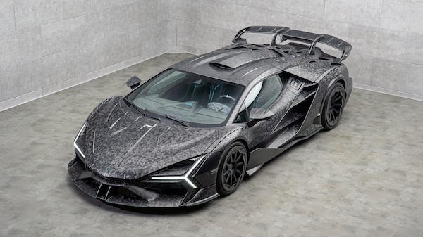 La Lamborghini Revuelto diventa estrema: ecco la Mansory Carbonado X