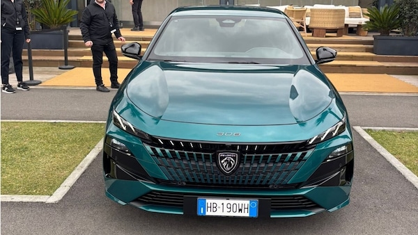 Nuova Peugeot 308 Plug-in Hybrid: la station wagon perfetta per le famiglie