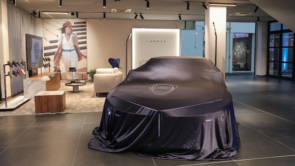 Stellantis avverte: l’Europa dell’auto deve cambiare