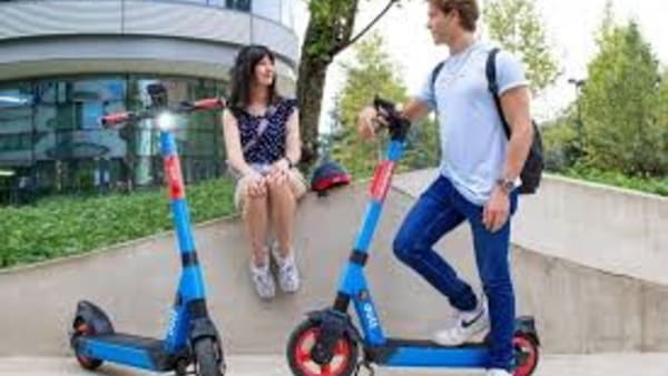 Monopattini elettrici, targa e assicurazione nel caos