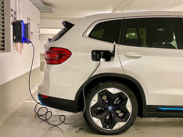 Tipologie di auto elettriche ed elettrificate: differenze e quale scegliere